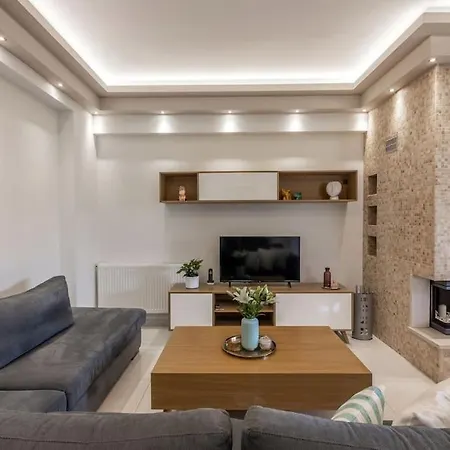 Apartment Golden Feather Karteros